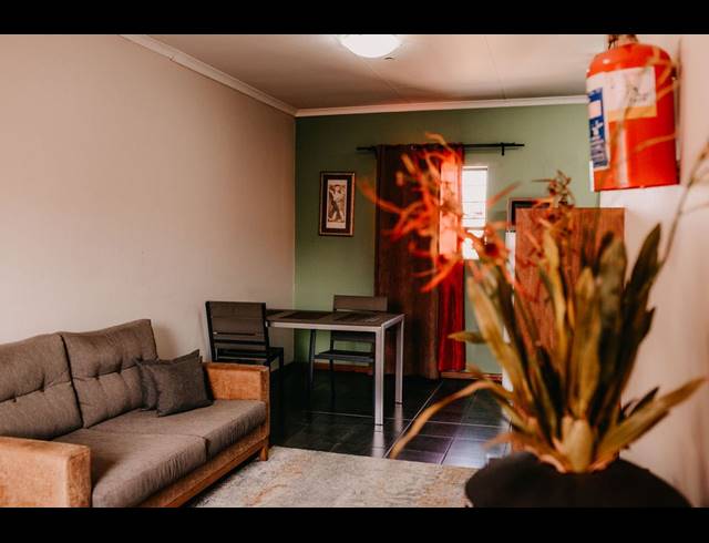 750M² BED & BREAKFAST FOR SALE IN RUSTENBURG CENTRAL